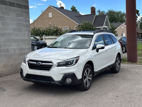 Used 2019 Subaru Outback 2.5i Limited AWD/4WD image 2