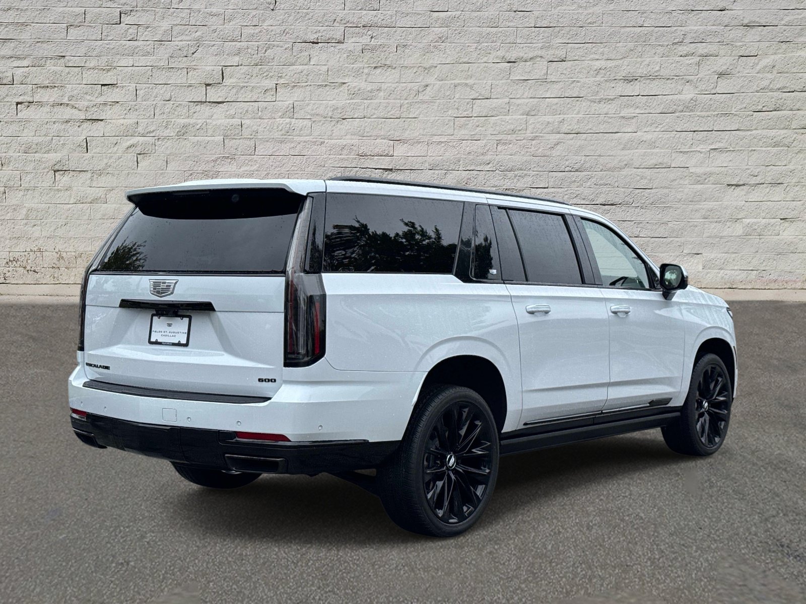 Certified 2026 Cadillac Escalade ESV Platinum Sport w/ LPO, ONYX Package AWD/4WD image 5