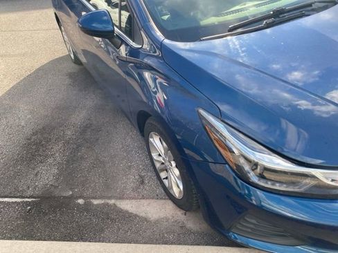 Used 2019 Chevrolet Cruze LT w/ Convenience Package image 18