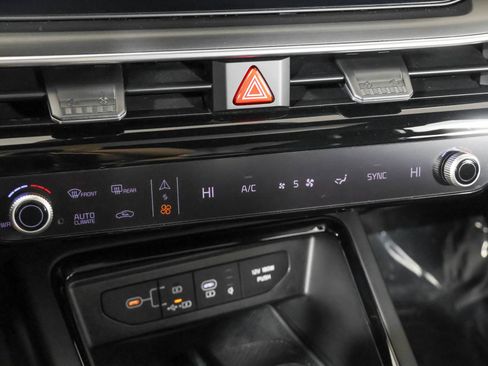 Used 2025 Kia K5 GT FWD image 32