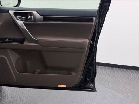 Used 2016 Lexus GX 460 image 22