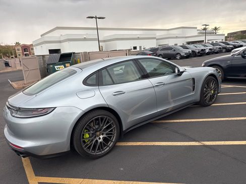 Used 2022 Porsche Panamera 4 Platinum Edition image 6