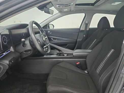 Used 2025 Hyundai Elantra SEL FWD image 20