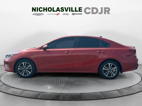 Used 2024 Kia Forte LXS w/ LXS Technology Package FWD image 2