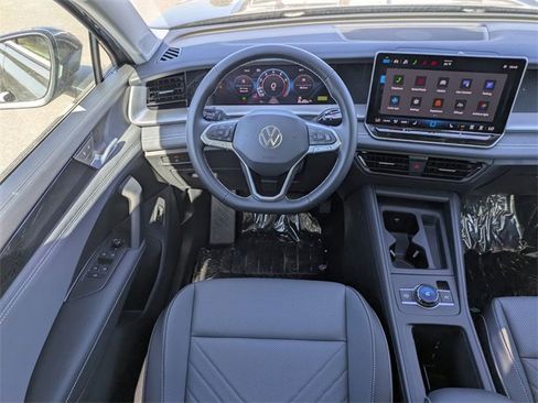 New 2026 Volkswagen Tiguan SE image 18