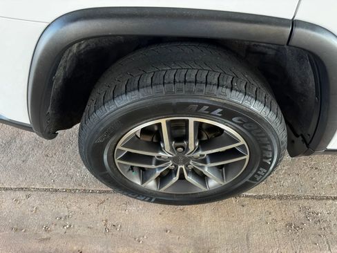 Used 2021 Jeep Grand Cherokee Limited w/ Trailer Tow Group IV image 31