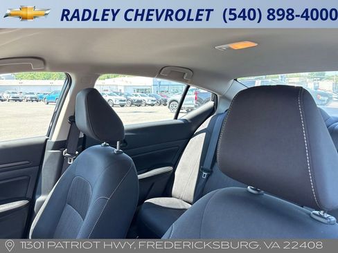 Used 2025 Nissan Altima 2.5 SV FWD image 2