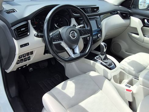 Used 2022 Nissan Rogue Sport SV AWD/4WD image 11