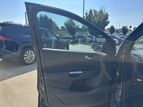 Used 2015 Ford Escape Titanium FWD image 12