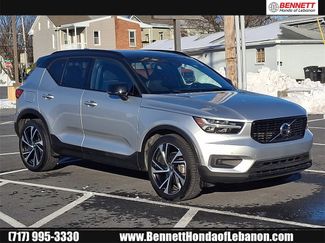 Used 2019 Volvo XC40 T5 R-Design video 1