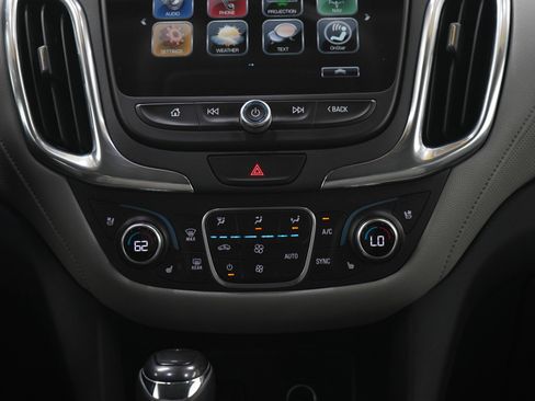 Used 2018 Chevrolet Equinox Premier w/ Infotainment II Package AWD/4WD image 16