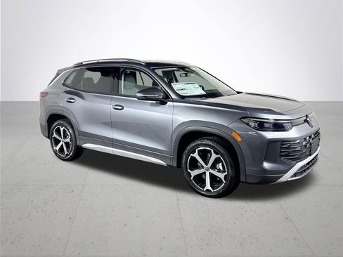 New 2025 Volkswagen Tiguan SE image 4