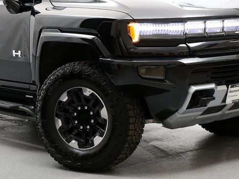 New 2024 GMC Hummer EV 2X w/ Extreme Off-Road Package image 3