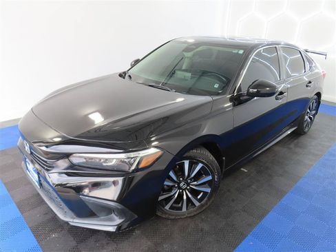 Used 2023 Honda Civic EX image 5