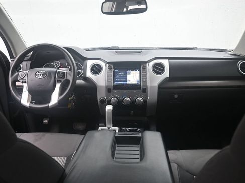Used 2017 Toyota Tundra SR5 w/ SR5 Upgrade Package AWD/4WD image 14