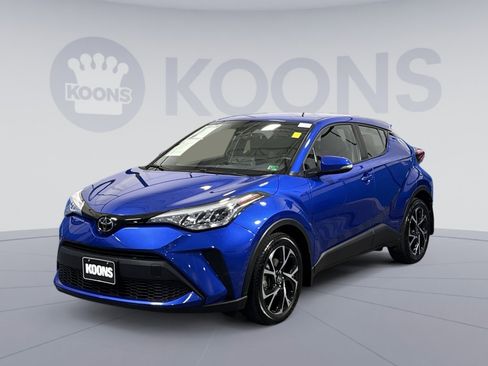 Used 2022 Toyota C-HR XLE image 1