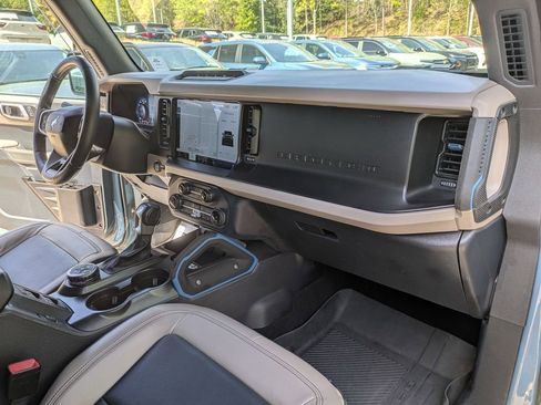 Used 2022 Ford Bronco Wildtrak image 30