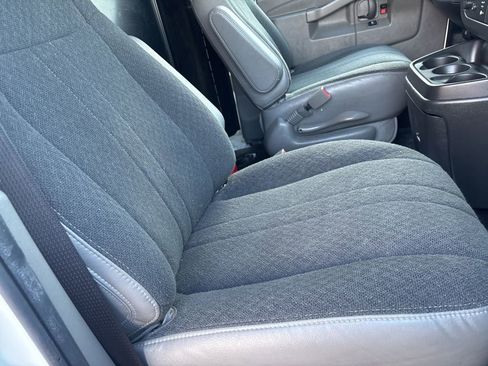 Used 2024 GMC Savana 2500 w/ Driver Convenience Package image 10