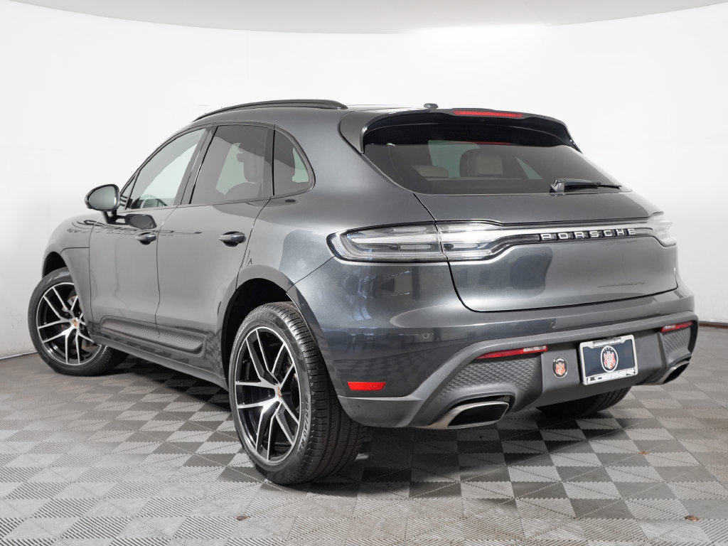 Certified 2023 Porsche Macan AWD/4WD image 3
