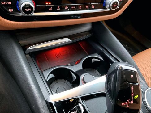 Used 2023 BMW 530i xDrive w/ Premium Package image 40