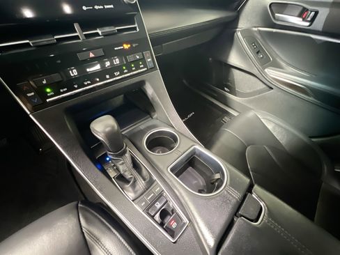 Used 2019 Toyota Avalon XLE image 26
