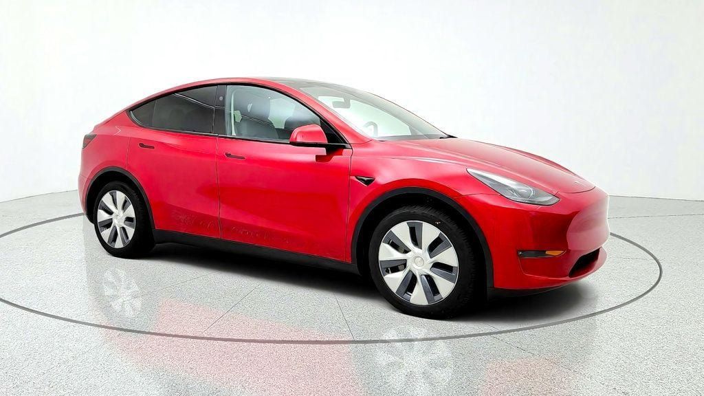 Used 2023 Tesla Model Y Long Range AWD/4WD image 3