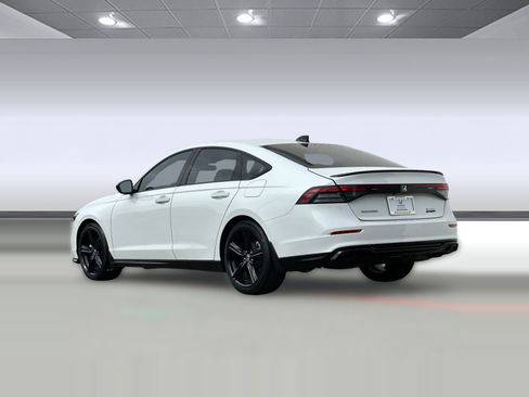 Used 2024 Honda Accord Sport image 3