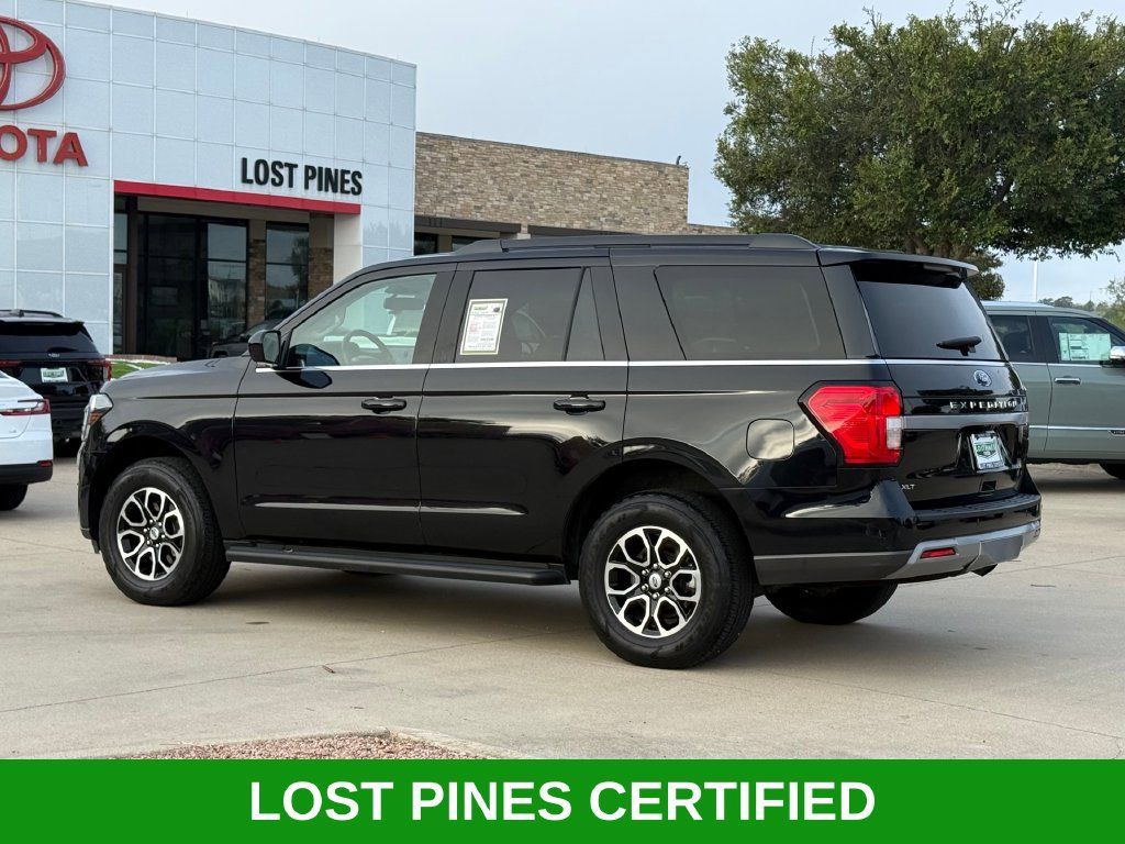 Used 2024 Ford Expedition XLT AWD/4WD image 3