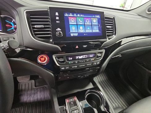Used 2022 Honda Pilot Touring image 13