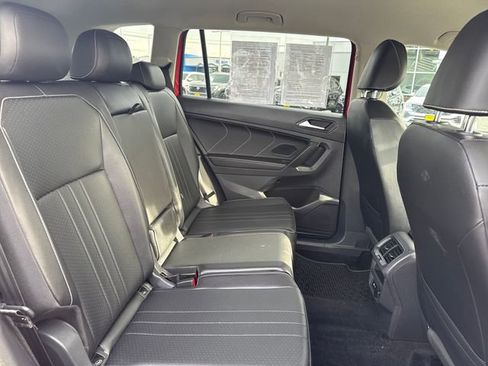 Used 2022 Volkswagen Tiguan SE image 13