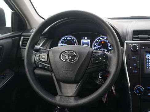 Used 2016 Toyota Camry LE image 15