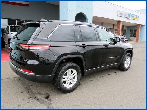 Used 2023 Jeep Grand Cherokee Laredo w/ Luxury Tech Group I AWD/4WD image 7