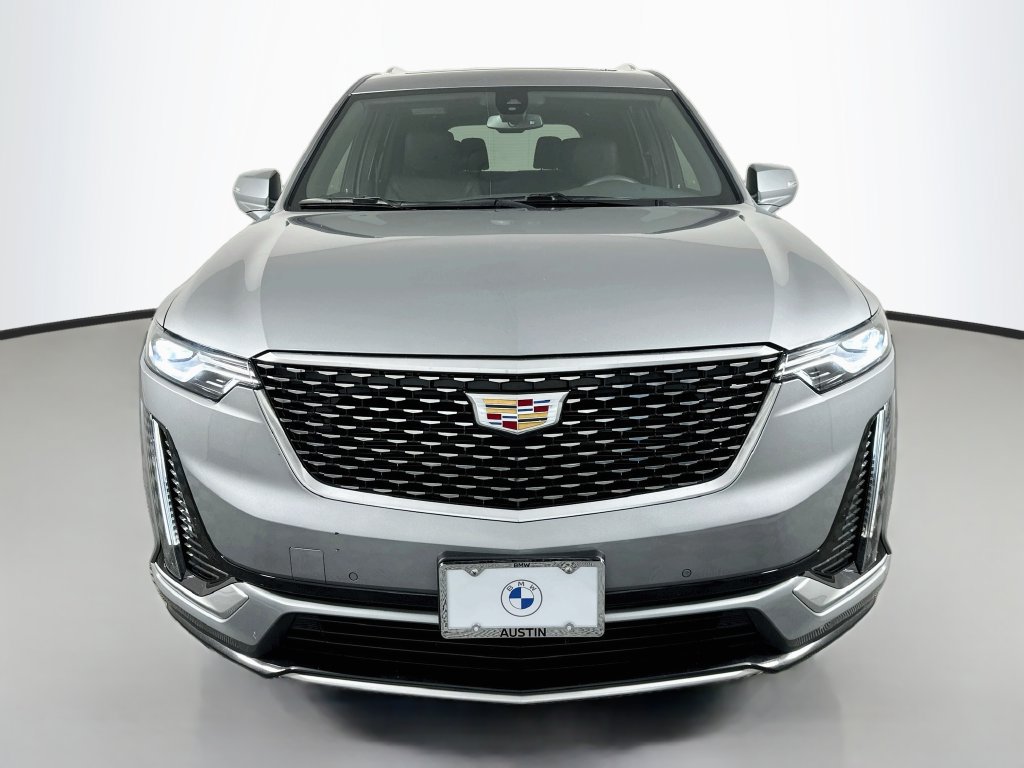 Used 2025 Cadillac XT6 Luxury FWD image 2