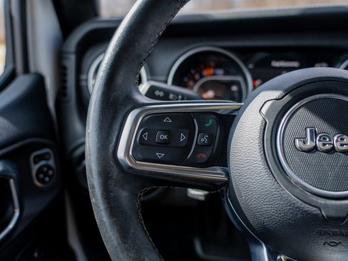 Used 2018 Jeep Wrangler Unlimited Sahara w/ Dual Top Group image 26