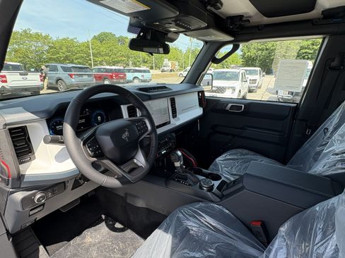 New 2026 Ford Bronco Heritage Edition AWD/4WD image 18
