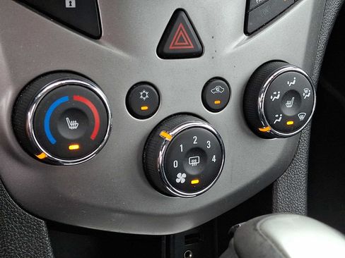 Used 2018 Chevrolet Sonic Premier FWD image 12