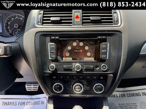 Used 2013 Volkswagen Jetta GLI FWD image 24