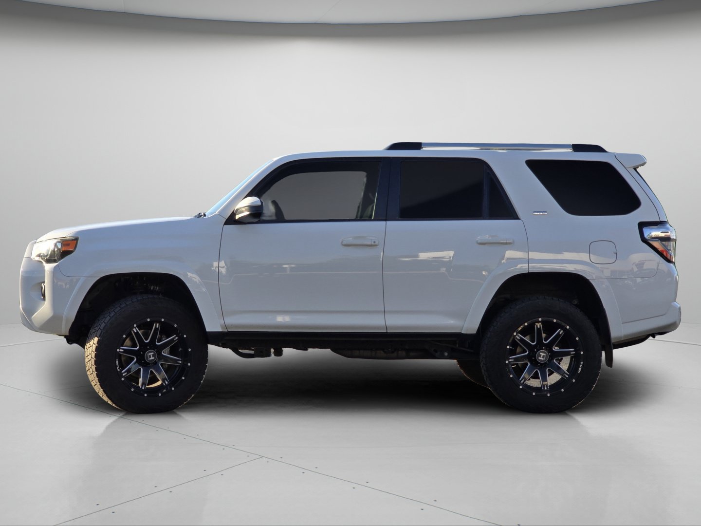 Used 2020 Toyota 4Runner SR5 AWD/4WD image 47