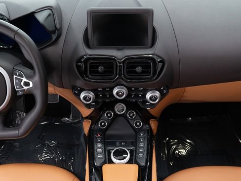 Used 2023 Aston Martin V8 Vantage Roadster image 31