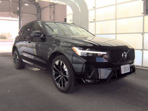 Used 2026 Volvo XC60 B5 Plus AWD/4WD image 5
