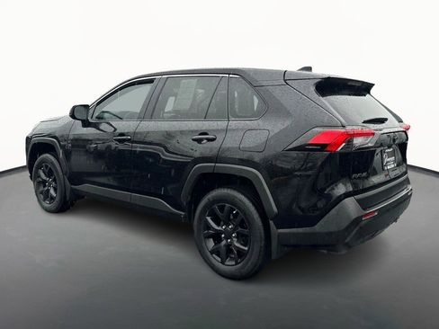 Used 2022 Toyota RAV4 LE image 5