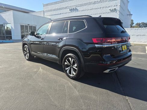 Used 2025 Volkswagen Atlas SE FWD image 5