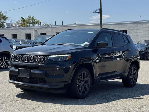 Used 2024 Jeep Compass Limited w/ High Altitude Package AWD/4WD image 2
