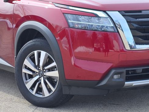 Used 2022 Nissan Pathfinder SL AWD/4WD image 3