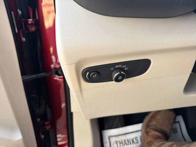 Used 2021 Buick Envision Essence FWD image 14