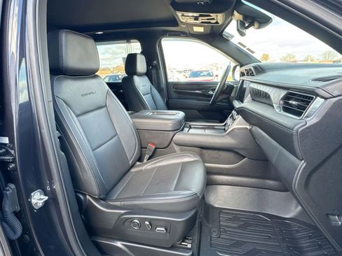 Used 2023 GMC Yukon XL Denali image 29