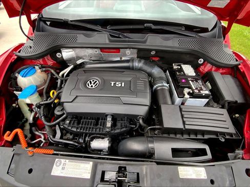 Used 2013 Volkswagen Beetle 2.0T FWD image 30