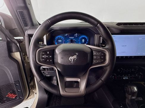 Used 2025 Ford Bronco Badlands AWD/4WD image 13
