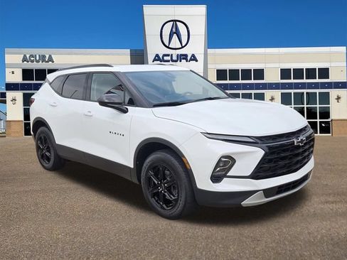 Used 2024 Chevrolet Blazer LT w/ Convenience Package FWD image 1