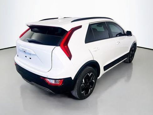 Used 2025 Kia Niro Wind w/ Wind Preserve Package FWD image 8